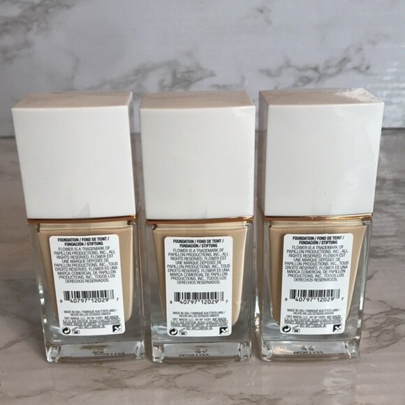 Flower light illusion all day wear SPF18 shell foundation make up bundle - Picture 4 of 7